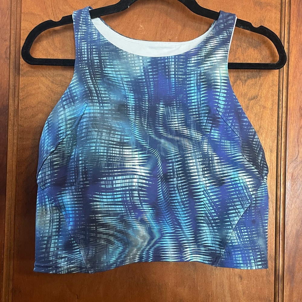 Lululemon high neck tank top with built in bra
